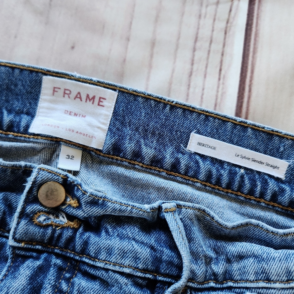 Frame "Le Sylvie Slender Straight" High Rise Distressed Jean | Women's Size 32 - Picture 5 of 12